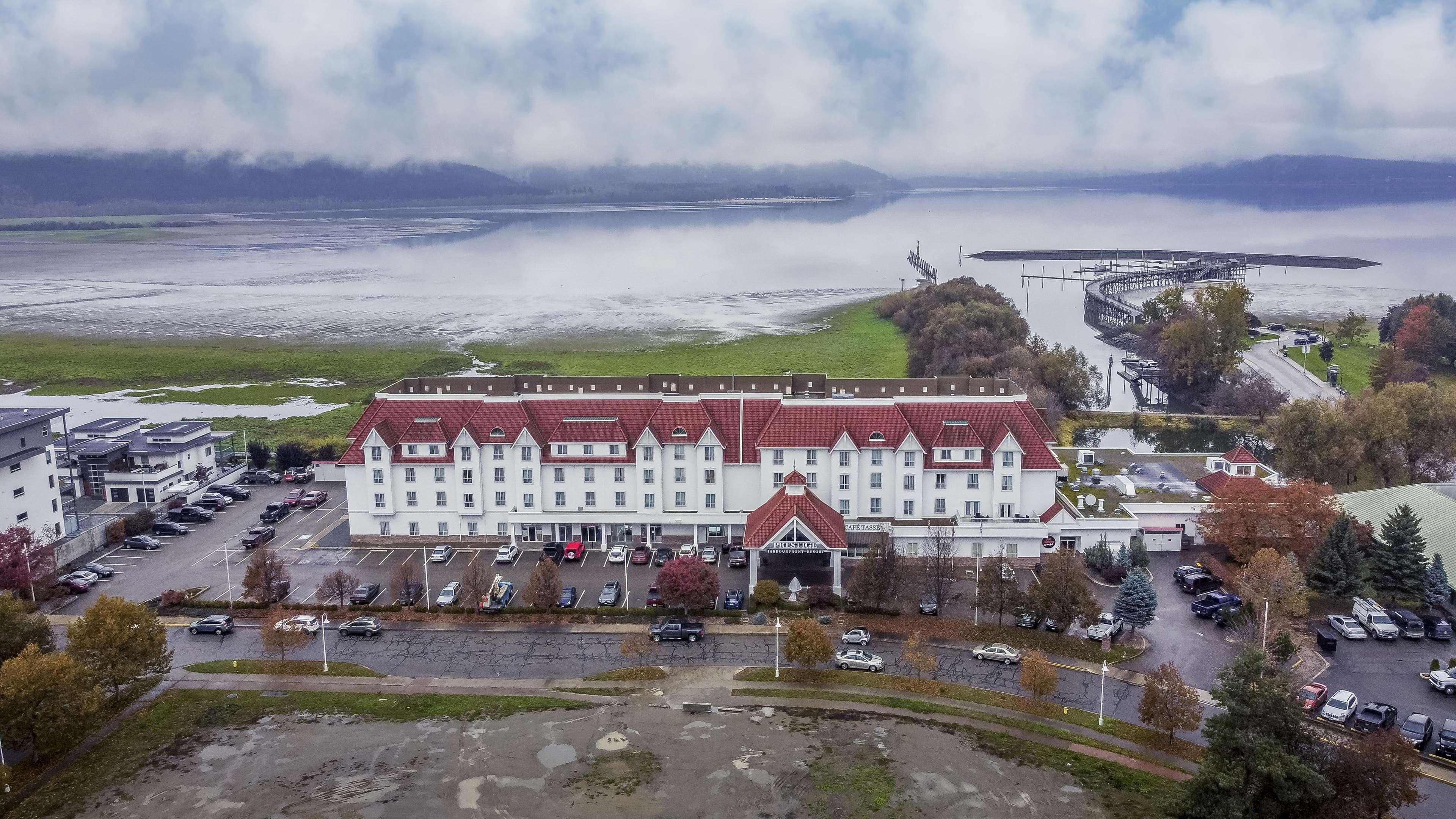 Prestige Harbourfront Resort, Worldhotels Luxury Salmon Arm Eksteriør billede
