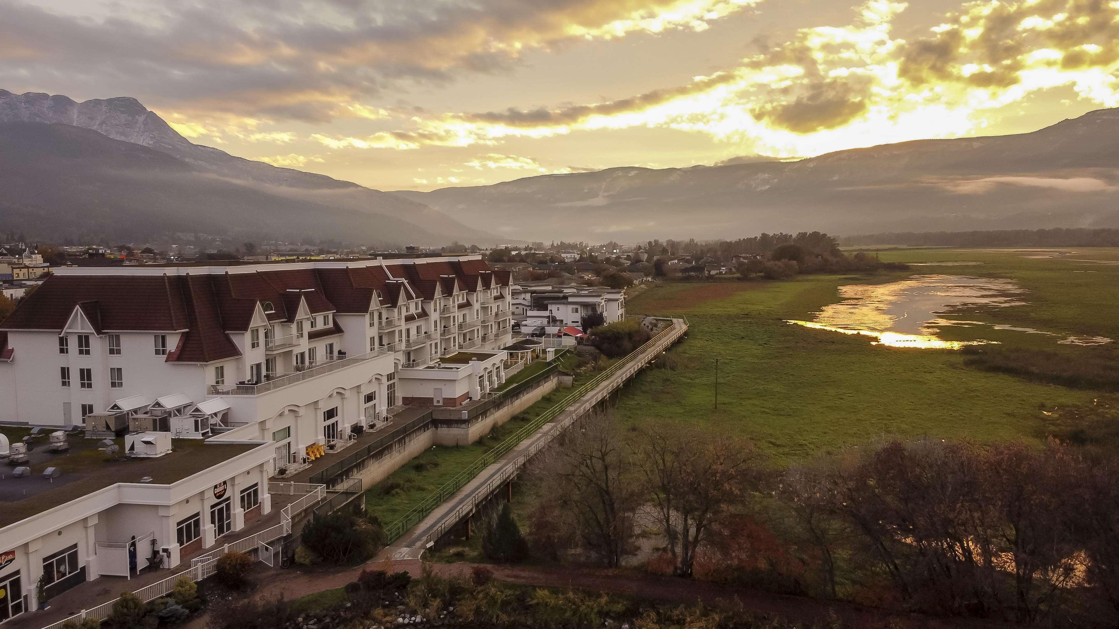 Prestige Harbourfront Resort, Worldhotels Luxury Salmon Arm Eksteriør billede