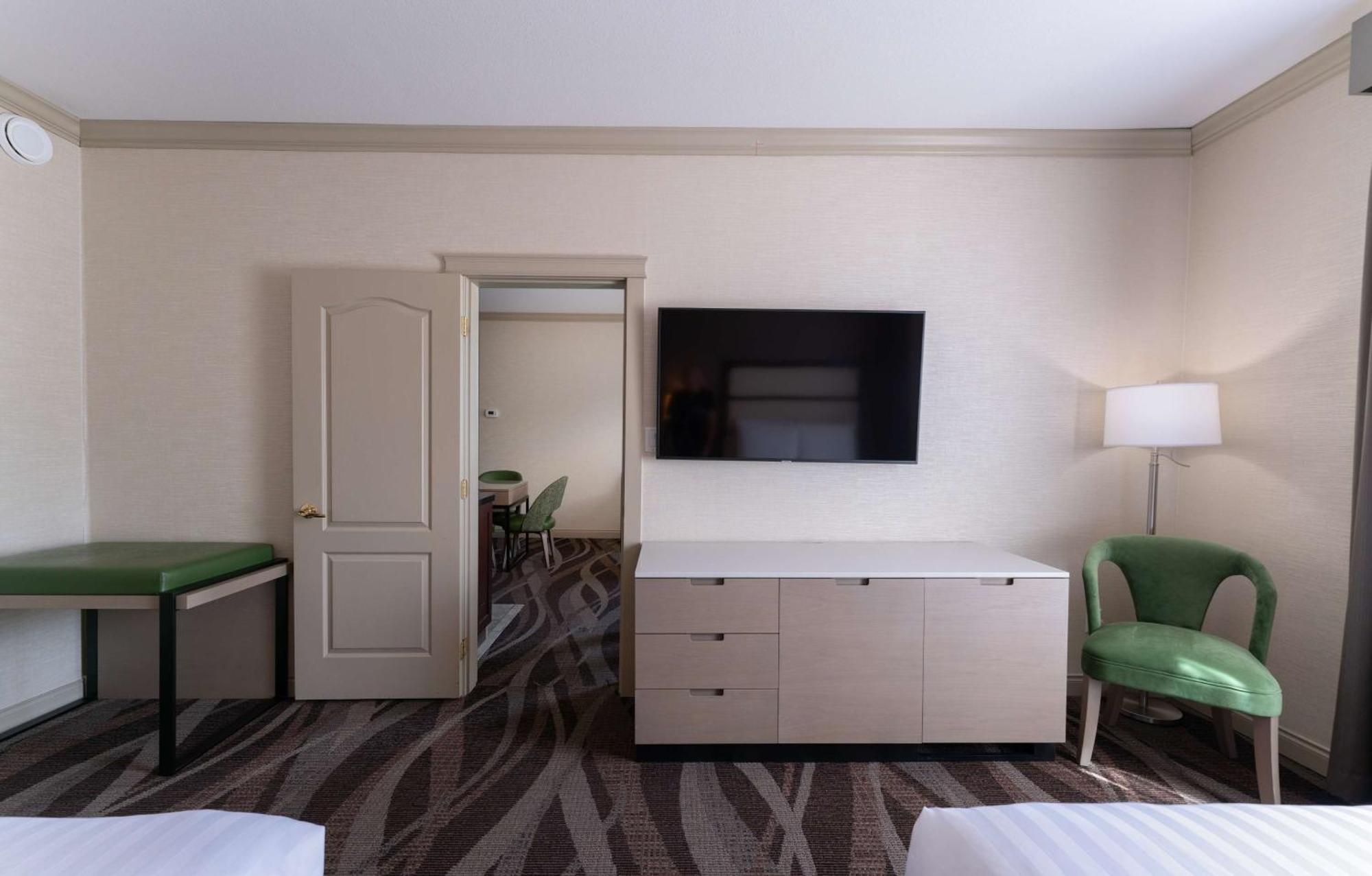 Prestige Harbourfront Resort, Worldhotels Luxury Salmon Arm Eksteriør billede